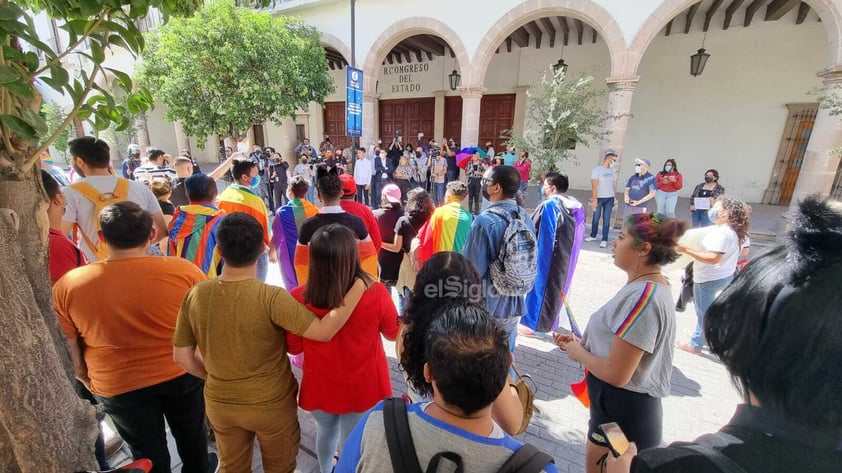 Ezequiel García Torres, activista de la diversidad sexual, consideró que ya es un logro el hecho de que el dictamen vaya a ser discutido por el Pleno del Congreso del Estado.