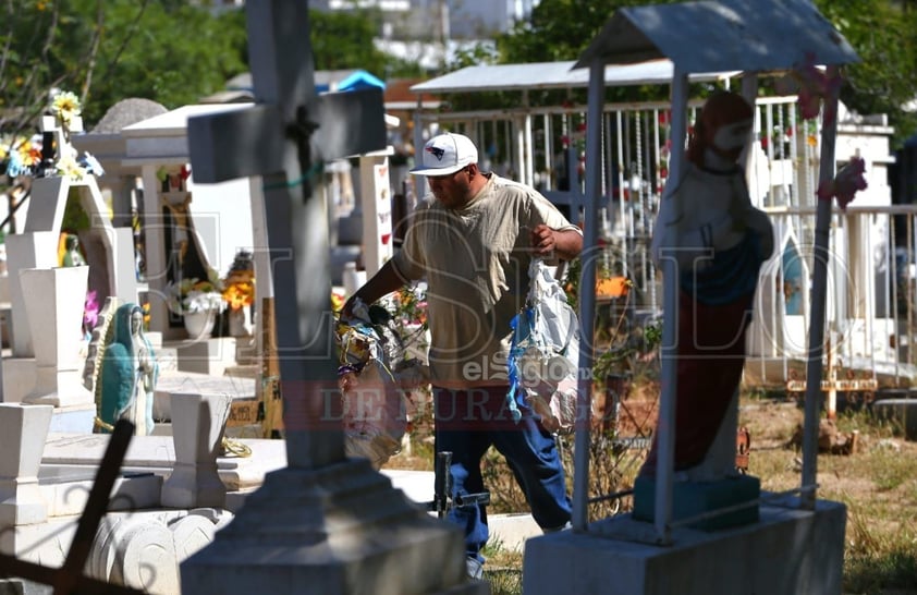 Duranguenses se anticipan a las visitas al Panteón de Oriente