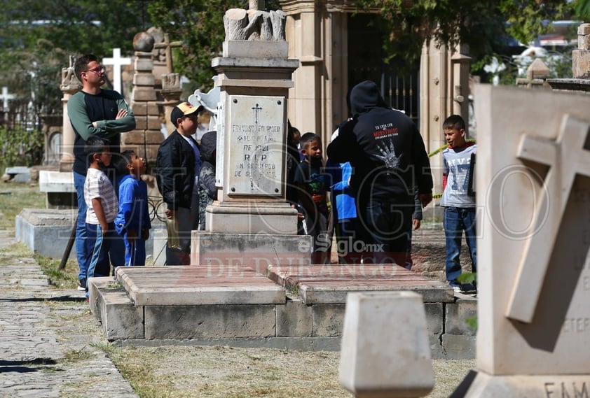 Duranguenses se anticipan a las visitas al Panteón de Oriente