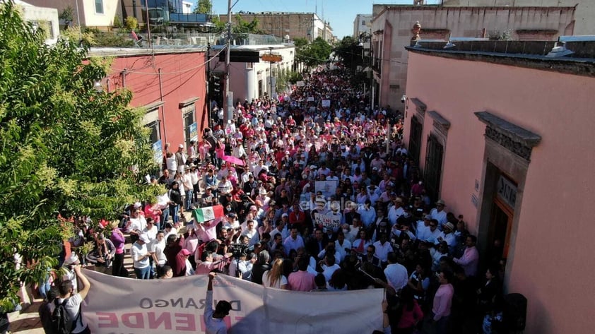 MARCHA A FAVOR DEL INE EN DURANGO