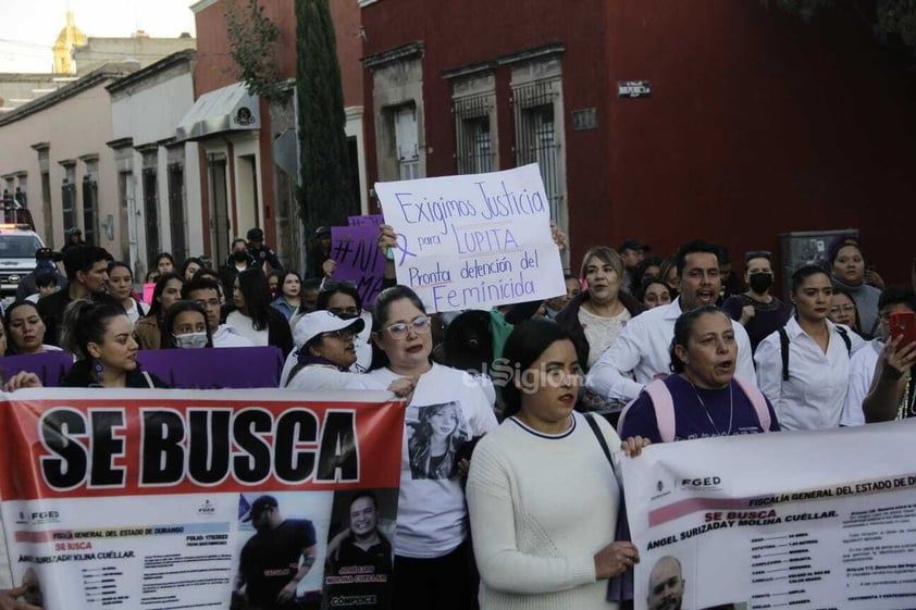 Familiares y amigos se congregaron para marchar exigiendo justicia a las autoridades por feminicidio de Lupita