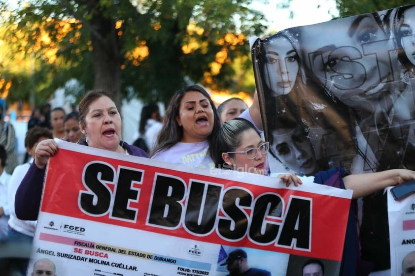 Familiares y amigos se congregaron para marchar exigiendo justicia a las autoridades por feminicidio de Lupita