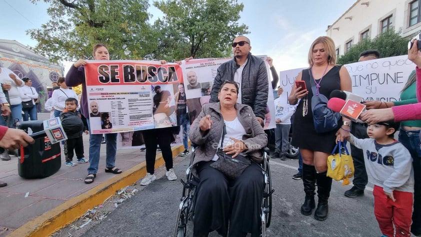 Familiares y amigos se congregaron para marchar exigiendo justicia a las autoridades por feminicidio de Lupita