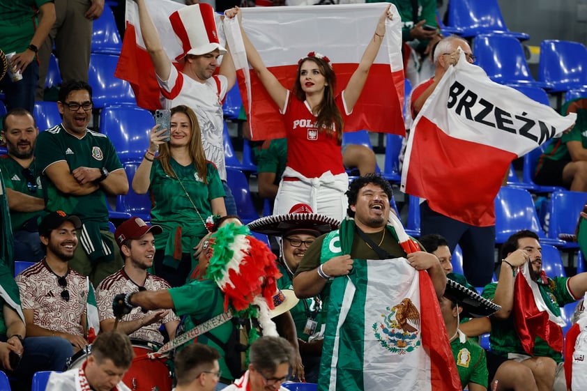 Afición mexicana captada durante el encuentro contra Polonia, en el Mundial de futbol Qatar 2022.