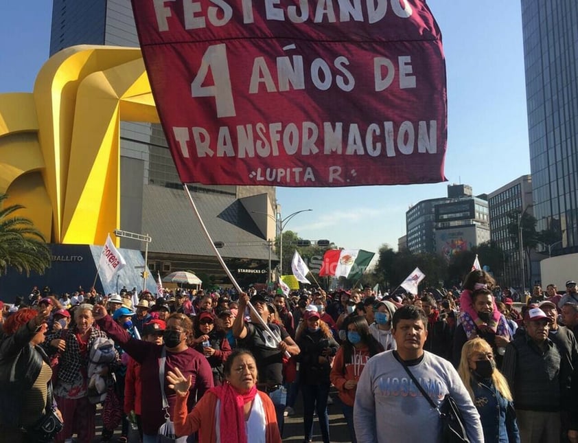 Este domingo 27 de noviembre de 2022 se realiza la marcha de AMLO con motivo de su cuarto aniversario de su llegada a la Presidencia de México, que parte de Ángel de la Independencia al Zócalo capitalino.