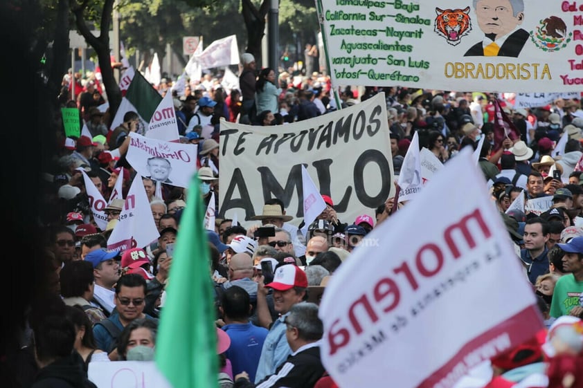 Este domingo 27 de noviembre de 2022 se realiza la marcha de AMLO con motivo de su cuarto aniversario de su llegada a la Presidencia de México, que parte de Ángel de la Independencia al Zócalo capitalino.