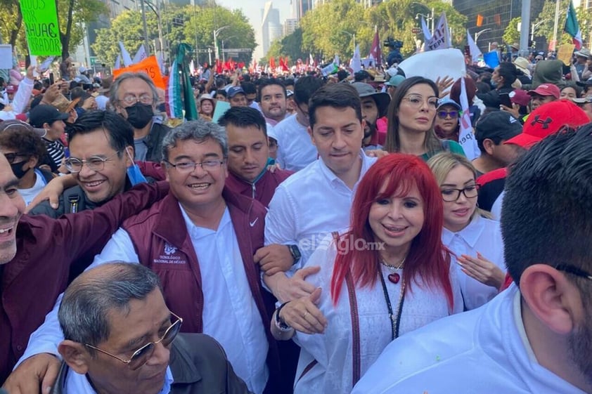 Este domingo 27 de noviembre de 2022 se realiza la marcha de AMLO con motivo de su cuarto aniversario de su llegada a la Presidencia de México, que parte de Ángel de la Independencia al Zócalo capitalino.