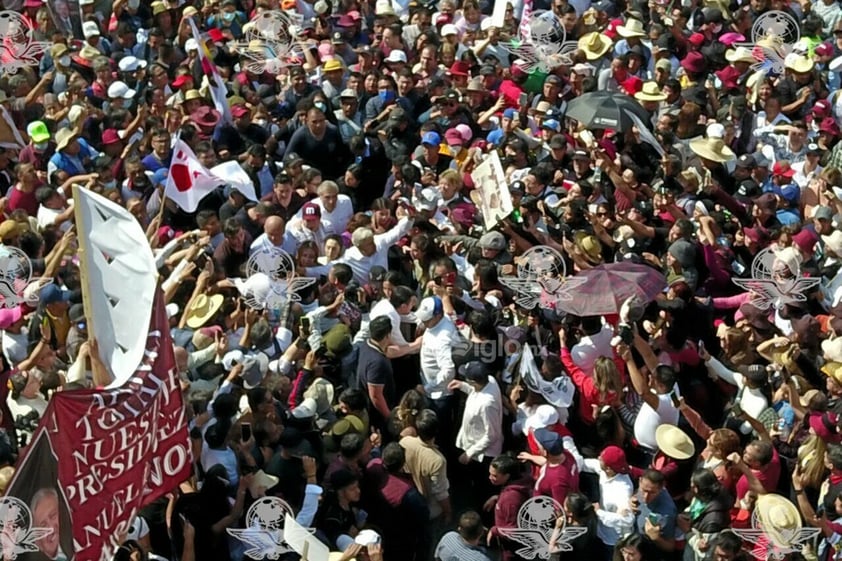 Este domingo 27 de noviembre de 2022 se realiza la marcha de AMLO con motivo de su cuarto aniversario de su llegada a la Presidencia de México, que parte de Ángel de la Independencia al Zócalo capitalino.