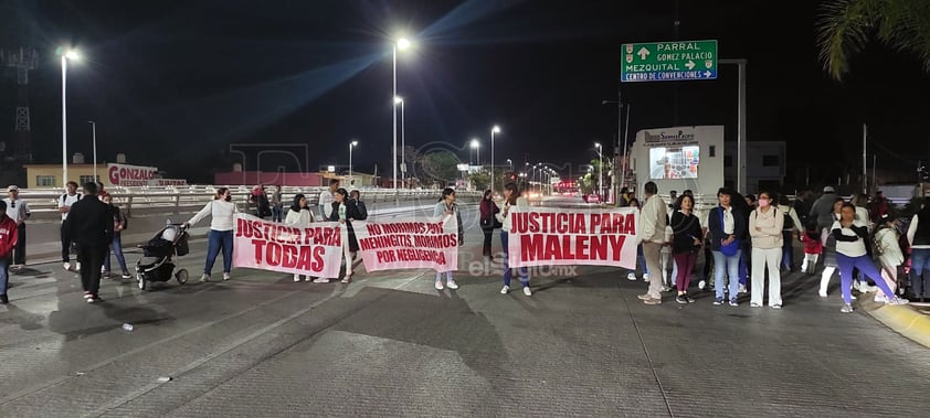 Una comisión de familiares entró al Bicentenario para entablar un diálogo con las autoridades estatales de Salud y el Gobernador