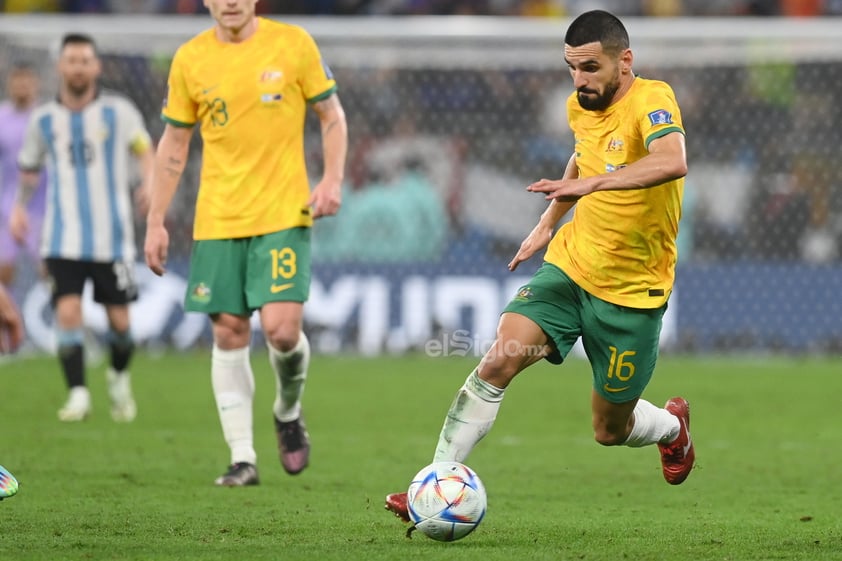 La selección de Argentina se impuso por un resultado más ajustado de lo esperado a Australia (2-1) y se clasificó para los cuartos de final del Mundial de Qatar