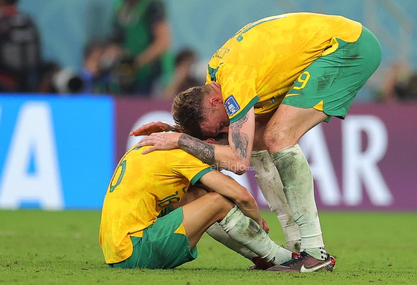 La selección de Argentina se impuso por un resultado más ajustado de lo esperado a Australia (2-1) y se clasificó para los cuartos de final del Mundial de Qatar