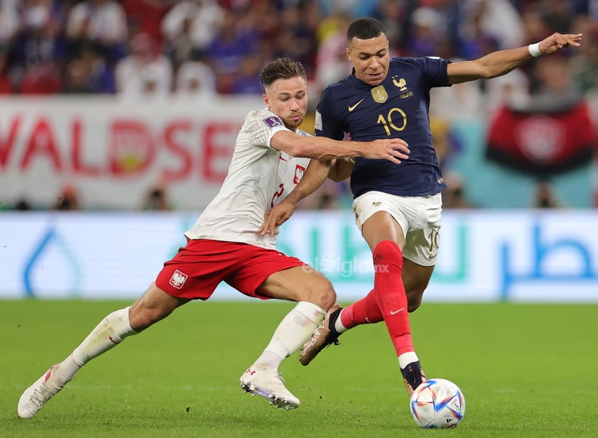 Olivier Giroud, con un tanto al borde del descanso, y Kylian Mbappe, con un doblete, firmaron la victoria de Francia sobre Polonia (3-1) que sitúa a los campeones del mundo en los cuartos de final