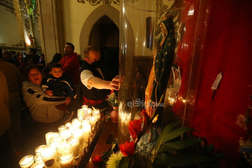 Cientos de duranguenses se congregaron en el Santuario de Nuestra Señora de Guadalupe para las tradicionales mañanitas a la Virgen de Guadalupe