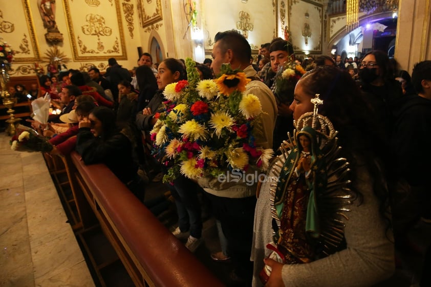 Cientos de duranguenses se congregaron en el Santuario de Nuestra Señora de Guadalupe para las tradicionales mañanitas a la Virgen de Guadalupe