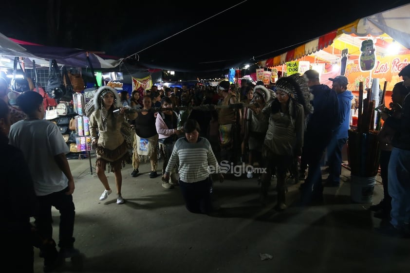 Cientos de duranguenses se congregaron en el Santuario de Nuestra Señora de Guadalupe para las tradicionales mañanitas a la Virgen de Guadalupe