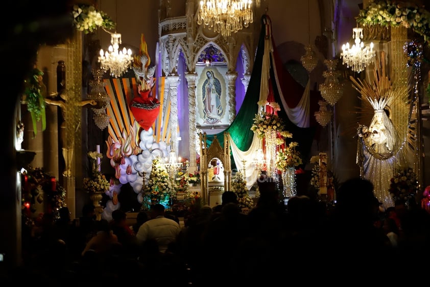 Cientos de duranguenses se congregaron en el Santuario de Nuestra Señora de Guadalupe para las tradicionales mañanitas a la Virgen de Guadalupe