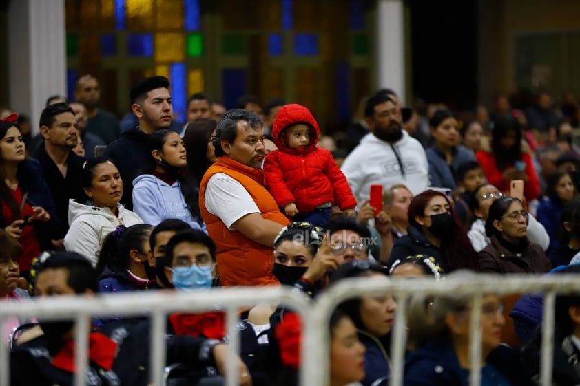 Cientos de duranguenses se congregaron en el Santuario de Nuestra Señora de Guadalupe para las tradicionales mañanitas a la Virgen de Guadalupe