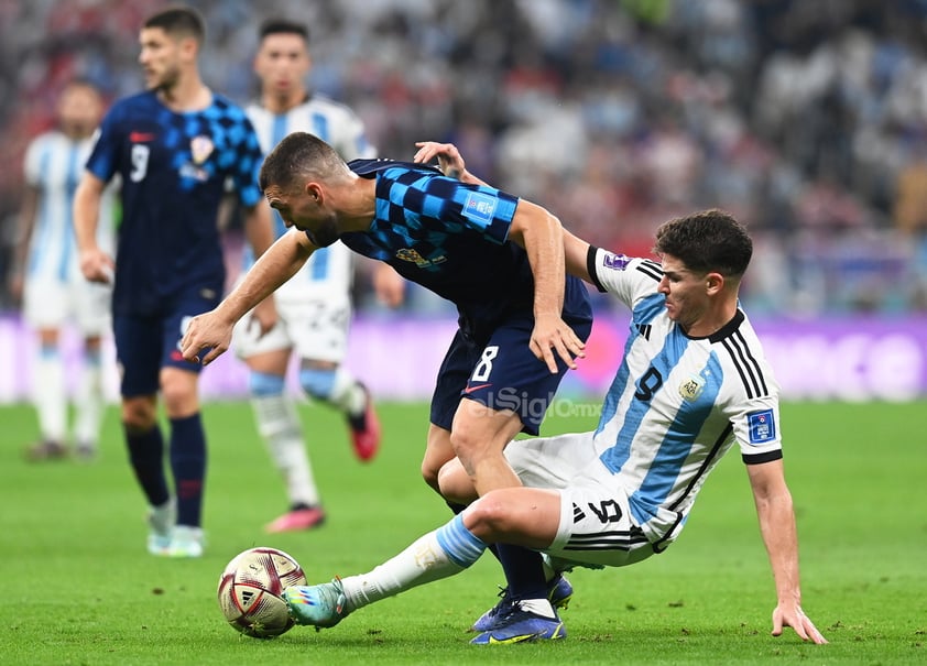 Una magistral actuación de la dupla Lionel Messi - Julián Álvarez tiene a la Selección Argentina en la final del Mundial.