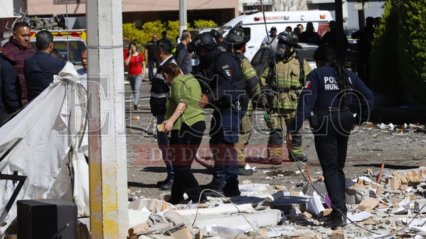 Poco después del mediodía de este domingo, corporaciones de emergencia se movilizaron para atender el reporte de explosión de una vivienda en el fraccionamiento Camino Real, de la ciudad de Durango; habitantes y vecinos presenciaron un fuerte olor a gas antes del suceso.