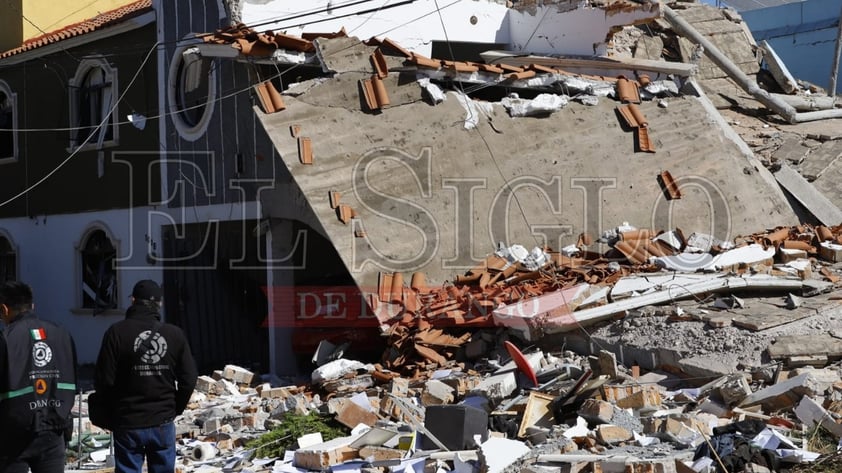 Poco después del mediodía de este domingo, corporaciones de emergencia se movilizaron para atender el reporte de explosión de una vivienda en el fraccionamiento Camino Real, de la ciudad de Durango; habitantes y vecinos presenciaron un fuerte olor a gas antes del suceso.