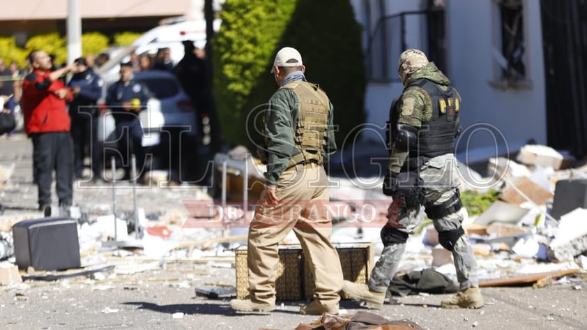 Poco después del mediodía de este domingo, corporaciones de emergencia se movilizaron para atender el reporte de explosión de una vivienda en el fraccionamiento Camino Real, de la ciudad de Durango; habitantes y vecinos presenciaron un fuerte olor a gas antes del suceso.