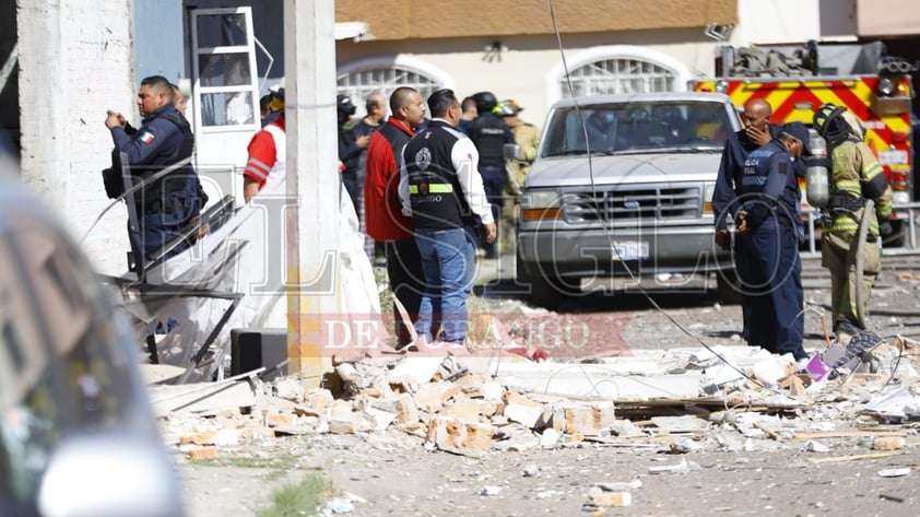 Poco después del mediodía de este domingo, corporaciones de emergencia se movilizaron para atender el reporte de explosión de una vivienda en el fraccionamiento Camino Real, de la ciudad de Durango; habitantes y vecinos presenciaron un fuerte olor a gas antes del suceso.