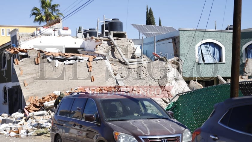 Poco después del mediodía de este domingo, corporaciones de emergencia se movilizaron para atender el reporte de explosión de una vivienda en el fraccionamiento Camino Real, de la ciudad de Durango; habitantes y vecinos presenciaron un fuerte olor a gas antes del suceso.