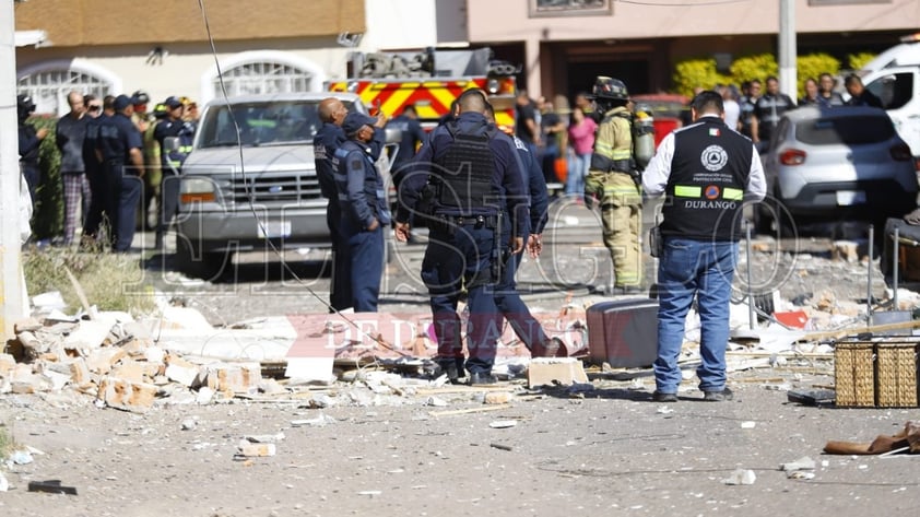 Poco después del mediodía de este domingo, corporaciones de emergencia se movilizaron para atender el reporte de explosión de una vivienda en el fraccionamiento Camino Real, de la ciudad de Durango; habitantes y vecinos presenciaron un fuerte olor a gas antes del suceso.