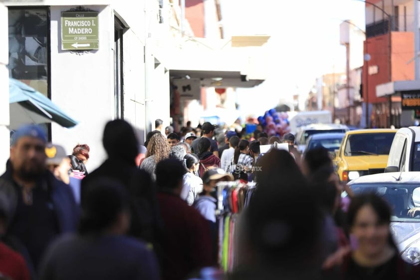 Compras de pánico en víspera de Noche Buena en Durango.