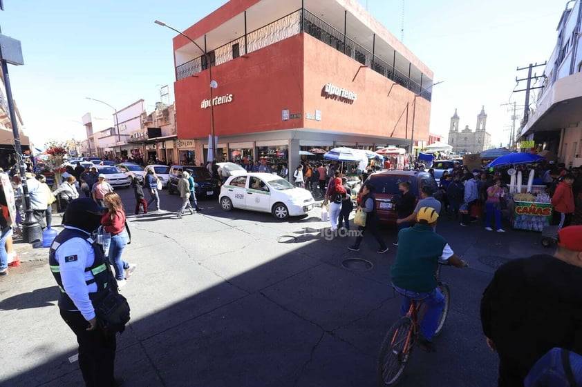 Compras de pánico en víspera de Noche Buena en Durango.