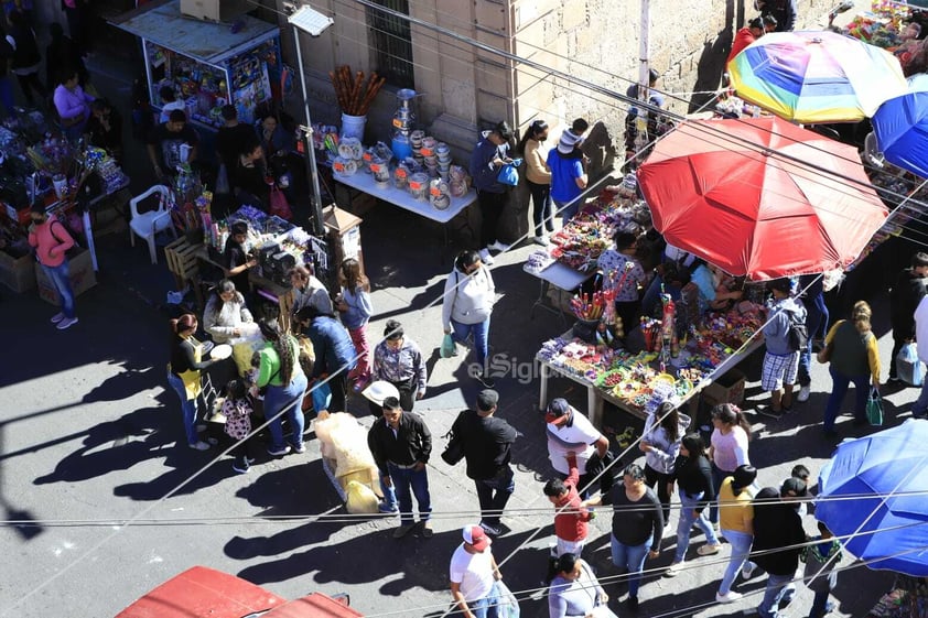 Compras de pánico en víspera de Noche Buena en Durango.