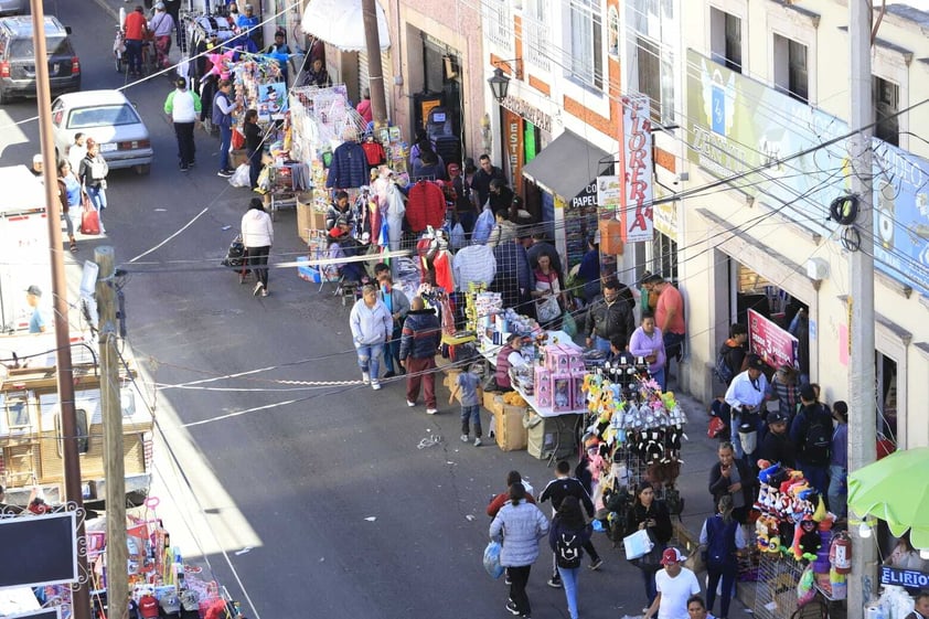 Compras de pánico en víspera de Noche Buena en Durango.