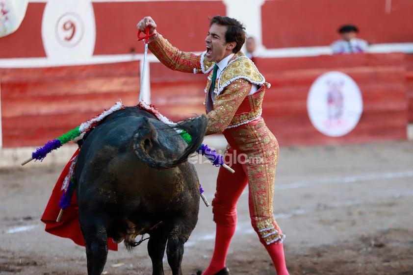 ¡Olé! Festejan Año Nuevo con corrida de toros en Durango