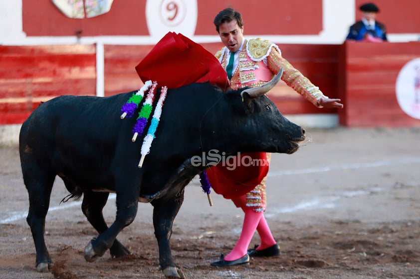 ¡Olé! Festejan Año Nuevo con corrida de toros en Durango