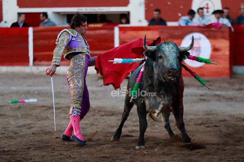 ¡Olé! Festejan Año Nuevo con corrida de toros en Durango