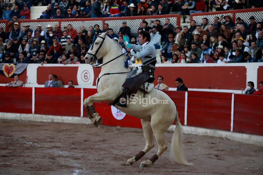 ¡Olé! Festejan Año Nuevo con corrida de toros en Durango