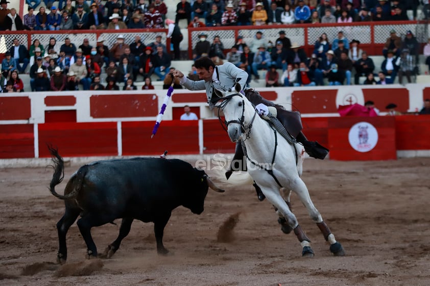 ¡Olé! Festejan Año Nuevo con corrida de toros en Durango