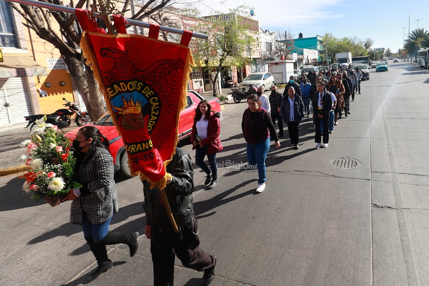 A pesar de que ha disminuido la clientela después de la pandemia, los boleros se mantienen a flote y ahora que están cumpliendo 73 años buscan lograr abrir el 40 por ciento de las bolerías que permanecen cerradas.