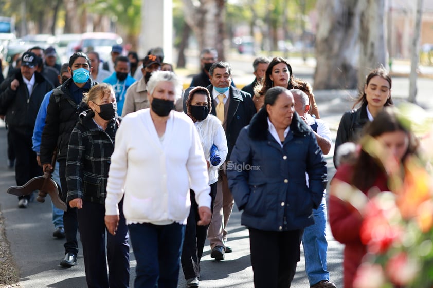 A pesar de que ha disminuido la clientela después de la pandemia, los boleros se mantienen a flote y ahora que están cumpliendo 73 años buscan lograr abrir el 40 por ciento de las bolerías que permanecen cerradas.