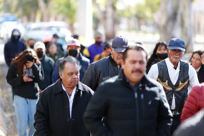 A pesar de que ha disminuido la clientela después de la pandemia, los boleros se mantienen a flote y ahora que están cumpliendo 73 años buscan lograr abrir el 40 por ciento de las bolerías que permanecen cerradas.