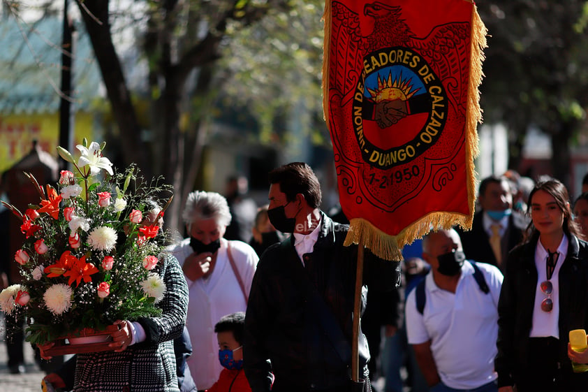 A pesar de que ha disminuido la clientela después de la pandemia, los boleros se mantienen a flote y ahora que están cumpliendo 73 años buscan lograr abrir el 40 por ciento de las bolerías que permanecen cerradas.