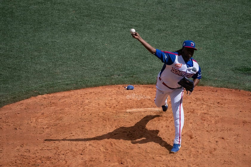 Cañeros, representante de México en la Serie del Caribe, remontó 5-4 a Tigres de Licey, de República Dominicana, para un debut triunfal.