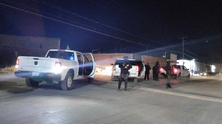 La noche de este sábado, en un operativo estratégico, elementos de la Policía Estatal destruyeron diversas construcciones de materiales frágiles, que aparentaban, eran usados por personas en situación de calle.