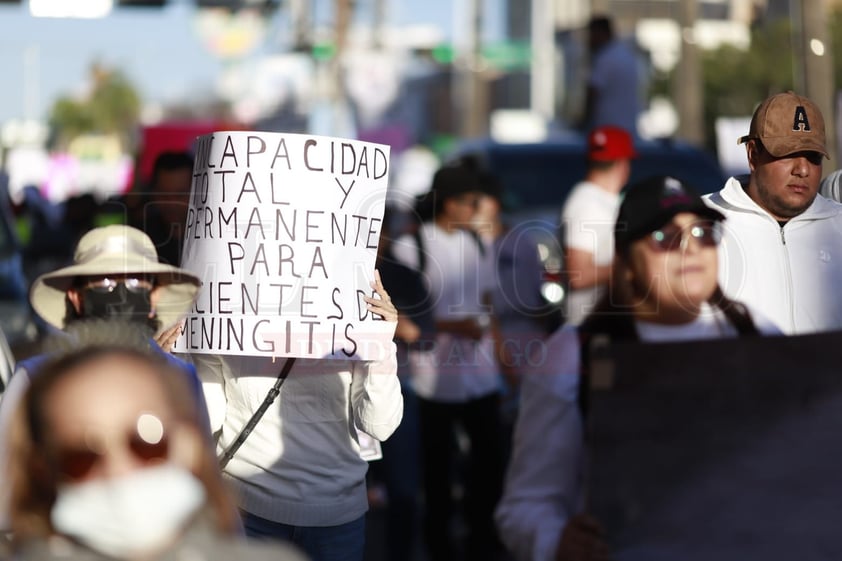 Exigen, con marcha, justicia para víctimas de meningitis en Durango