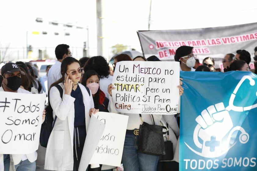 Este domingo comenzaron las audiencias de los tres detenidos por los casos de meningitis en Durango, Joaquín 'N' y Guadalupe 'N' ya fueron vinculados a proceso, mientras que la situación de Omar 'N' está por determinarse.