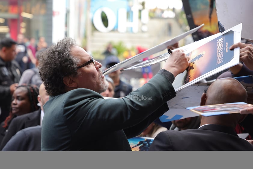 El guionista y director Jon Favreau es honrado con la Estrella del Paseo de la Fama de Hollywood en Hollywood, California, para la categoría de Televisión.