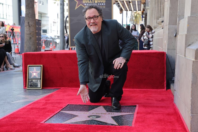 El guionista y director Jon Favreau es honrado con la Estrella del Paseo de la Fama de Hollywood en Hollywood, California, para la categoría de Televisión.