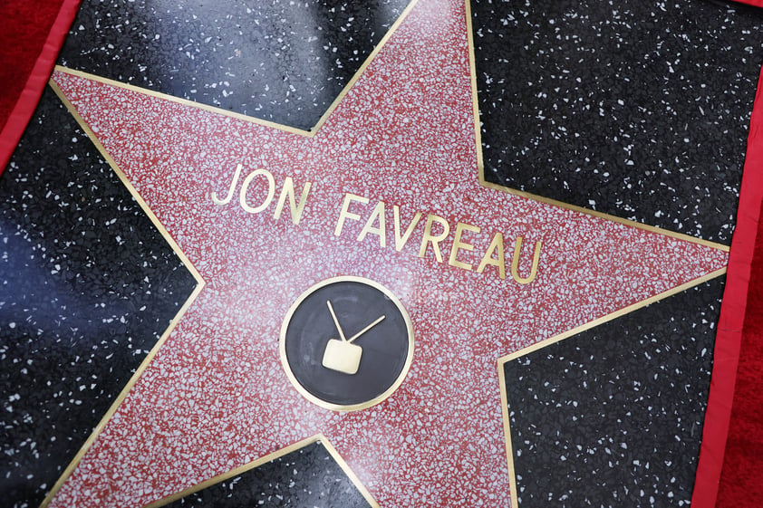 El guionista y director Jon Favreau es honrado con la Estrella del Paseo de la Fama de Hollywood en Hollywood, California, para la categoría de Televisión.