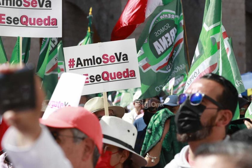 Duranguenses se concentraron en la Plaza Fundadores para dar inicio a la Marcha por el INE.