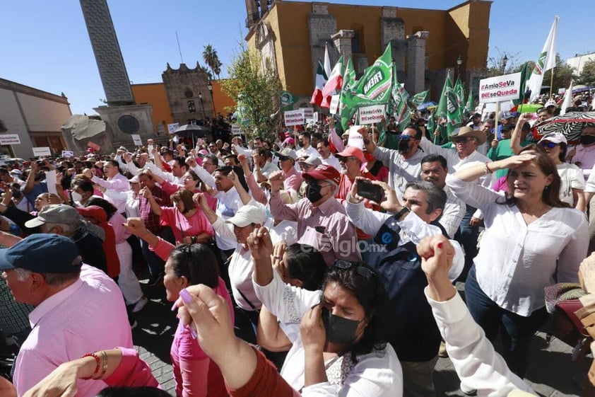 Duranguenses se concentraron en la Plaza Fundadores para dar inicio a la Marcha por el INE.